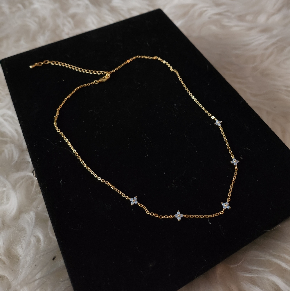 Elegant Gold Chain Necklace with Star Accents
